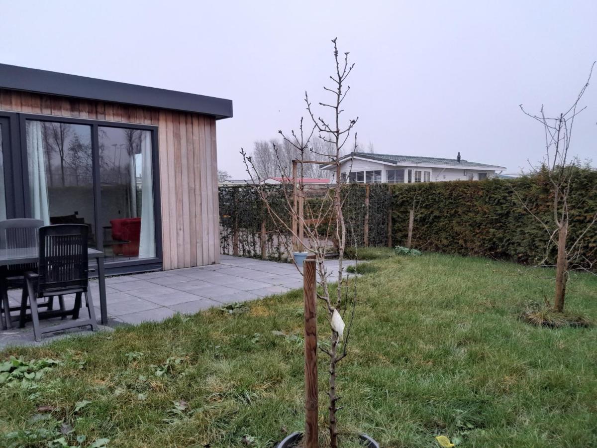 Luxe 5 Persoons Bungalow Op Rustig Vakantiepark Nabij Leeuwarden Dronrijp Ngoại thất bức ảnh
