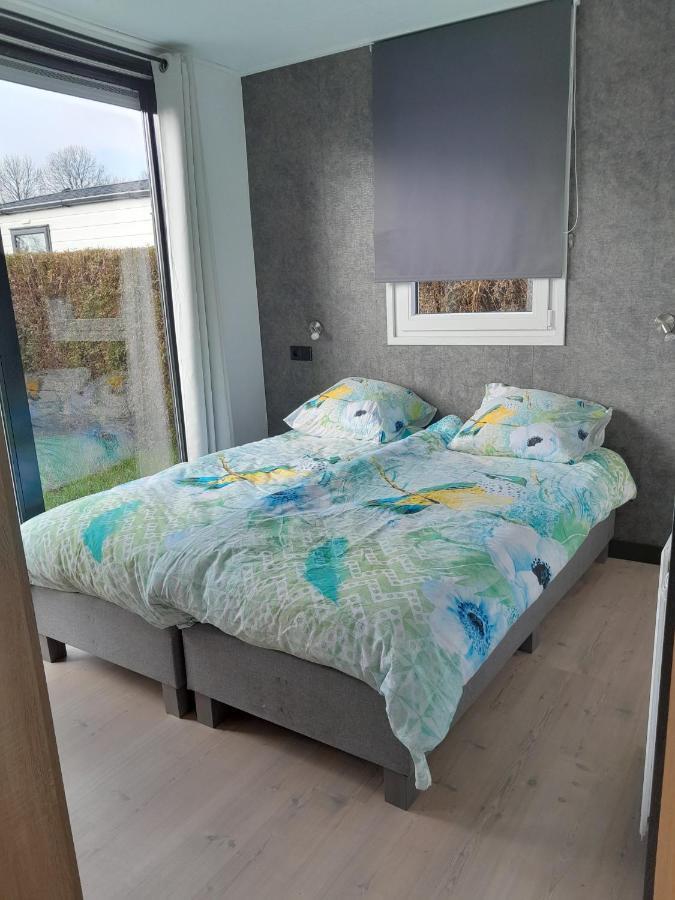 Luxe 5 Persoons Bungalow Op Rustig Vakantiepark Nabij Leeuwarden Dronrijp Ngoại thất bức ảnh
